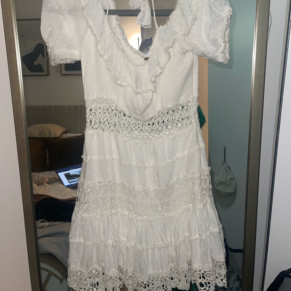 Lace Detailed off-white dress